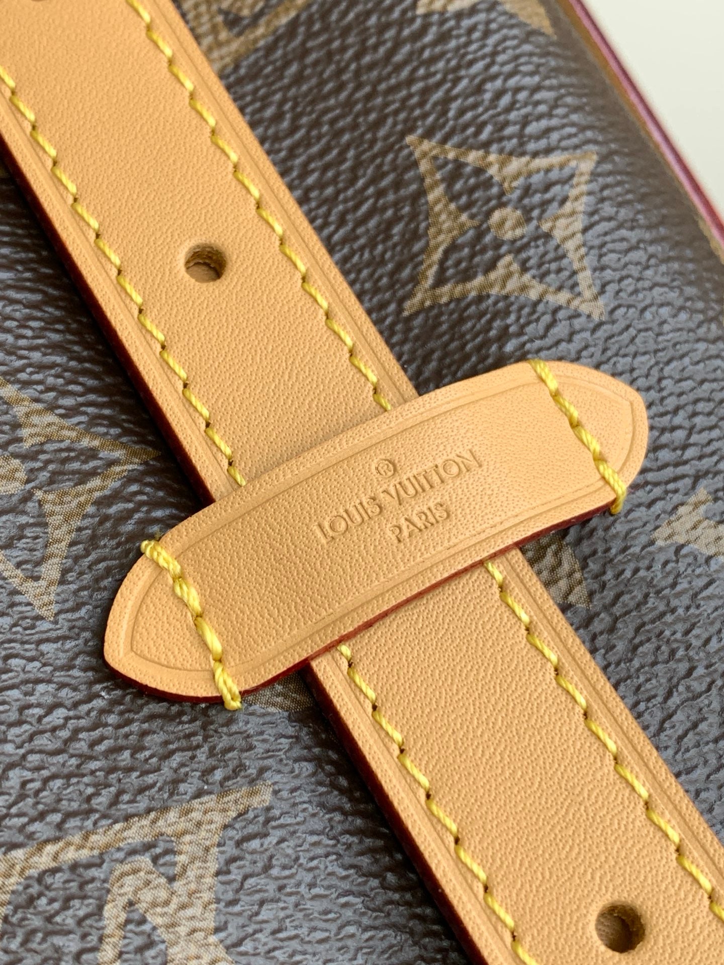 Louis Vuitton - Borsa CarryAll MM