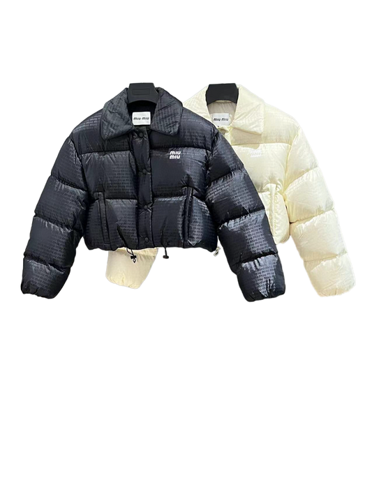 MIU MIU Kurze Daunenjacke aus Nylon 