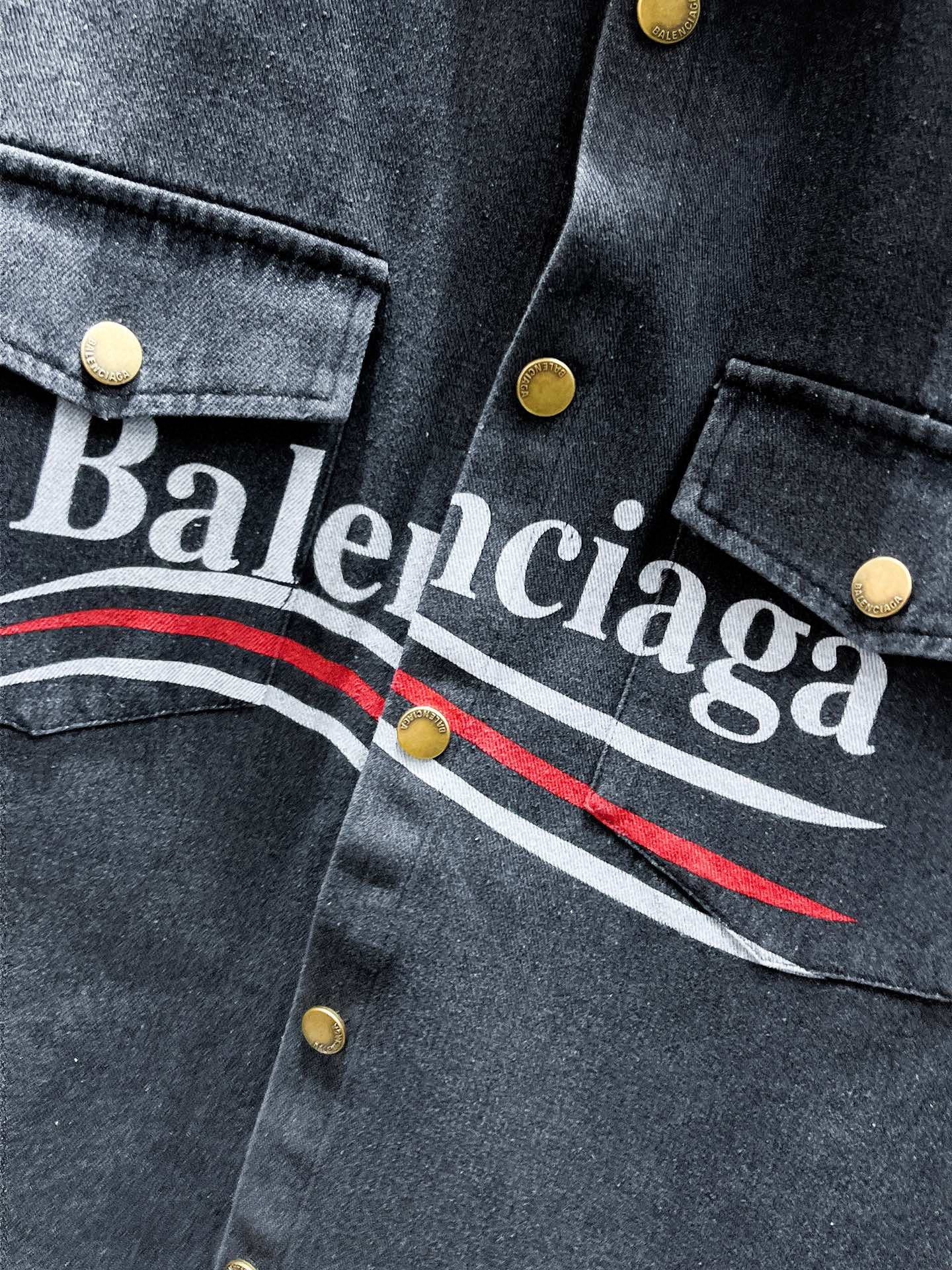BALENCIAGA - Completo T-Shirt e Shorts Denim
