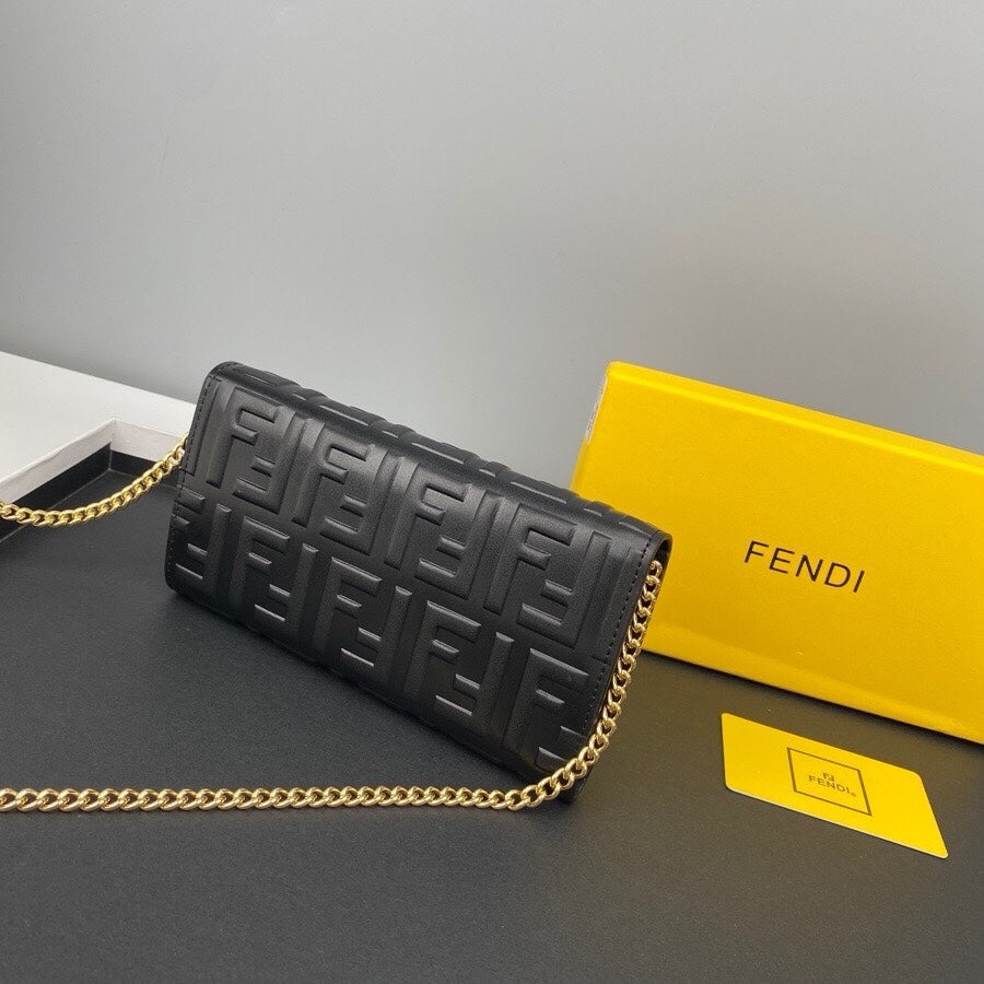 FENDI - Continental With Chain Baguette